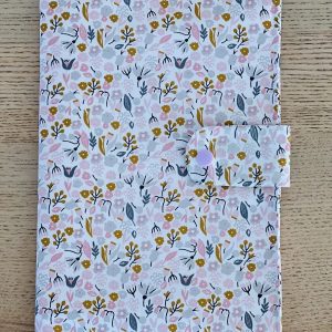 Carnet de santé - Fleurs roses et grises